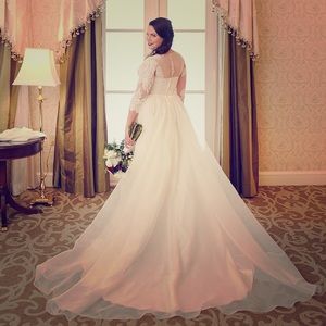 Oleg Cassini 3/4 sleeved wedding dress with bustle
